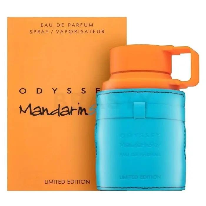 A vibrant orange box labeled Armaf Odyssey MANDARIN SKY by Royal Oud Perfumes sits behind a blue-orange bottle with a distinct cap and strap, capturing the fresh cítrico-amaderado essence of this men’s fragrance.